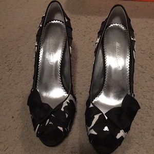 Michaelangelo heels with bow